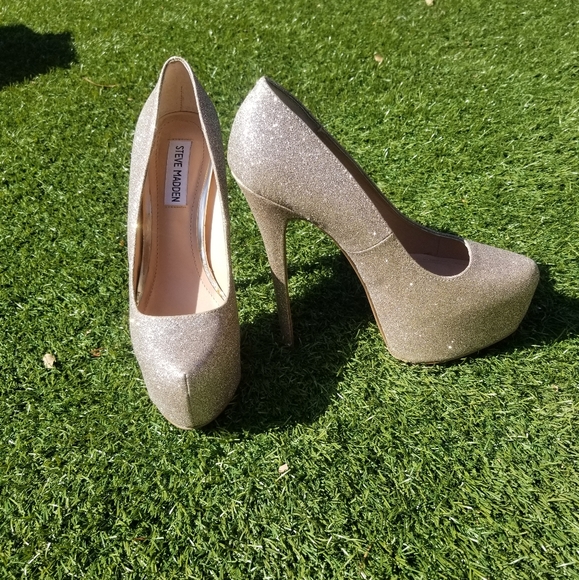 Steve Madden Dejavu Platform Pumps - Picture 5 of 8